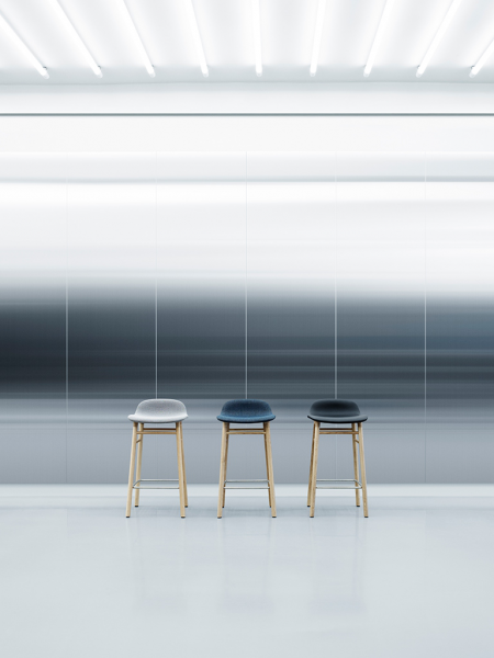 Form Barstool 65cm Oak - barová stolička nízka